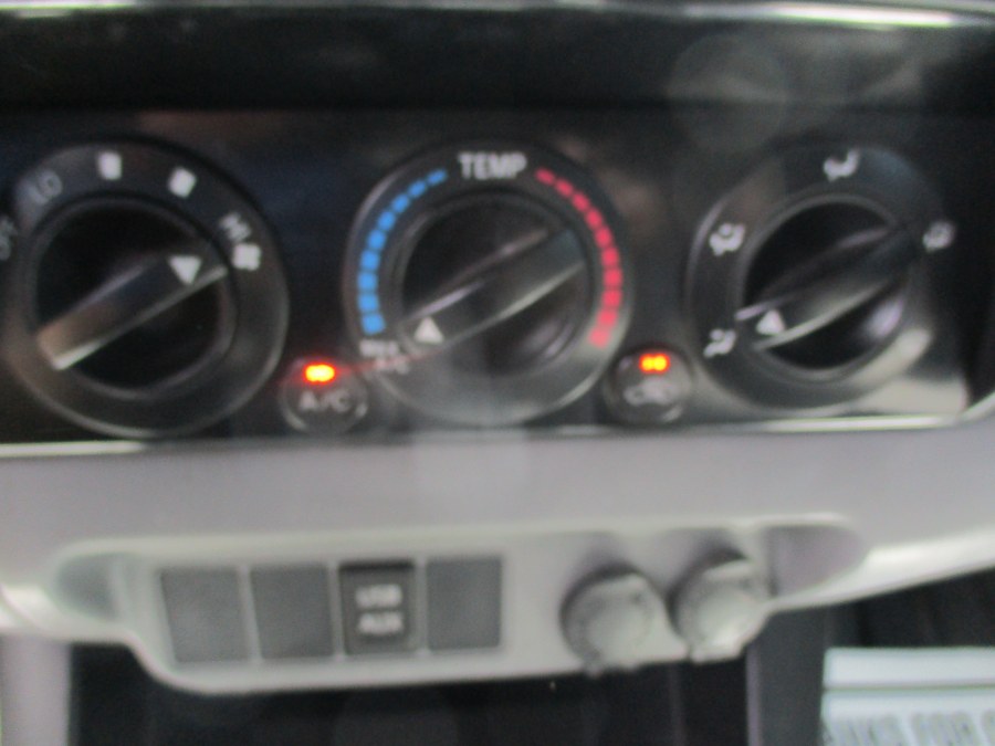 2013 Toyota Tacoma 4x4 Club Cab, available for sale in Meriden, Connecticut | Cos Central Auto. Meriden, Connecticut 2013 Toyota Tacoma 4x4 Club Cab, available for sale in Meriden, Connecticut | Cos Central Auto. Meriden, Connecticut