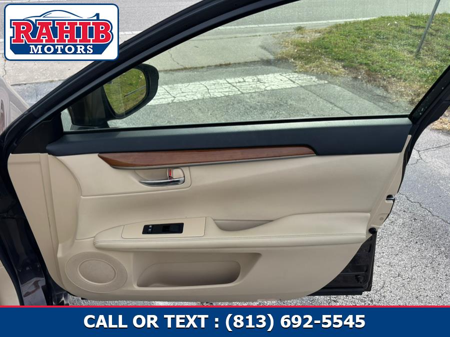 2013 Lexus ES 300h 4dr Sdn Hybrid, available for sale in Orlando, Florida | Rahib inc. Orlando, Florida 2013 Lexus ES 300h 4dr Sdn Hybrid, available for sale in Orlando, Florida | Rahib inc. Orlando, Florida