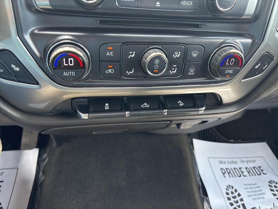 2018 Chevrolet Silverado 1500 4WD Crew Cab 143.5" LT w/2LT, available for sale in Old Saybrook, Connecticut | Saybrook Auto Barn. Old Saybrook, Connecticut 2018 Chevrolet Silverado 1500 4WD Crew Cab 143.5" LT w/2LT, available for sale in Old Saybrook, Connecticut | Saybrook Auto Barn. Old Saybrook, Connecticut