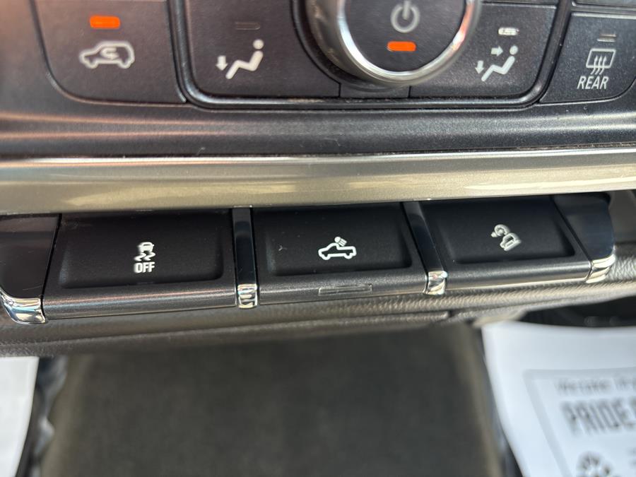2018 Chevrolet Silverado 1500 4WD Crew Cab 143.5" LT w/2LT, available for sale in Old Saybrook, Connecticut | Saybrook Auto Barn. Old Saybrook, Connecticut 2018 Chevrolet Silverado 1500 4WD Crew Cab 143.5" LT w/2LT, available for sale in Old Saybrook, Connecticut | Saybrook Auto Barn. Old Saybrook, Connecticut