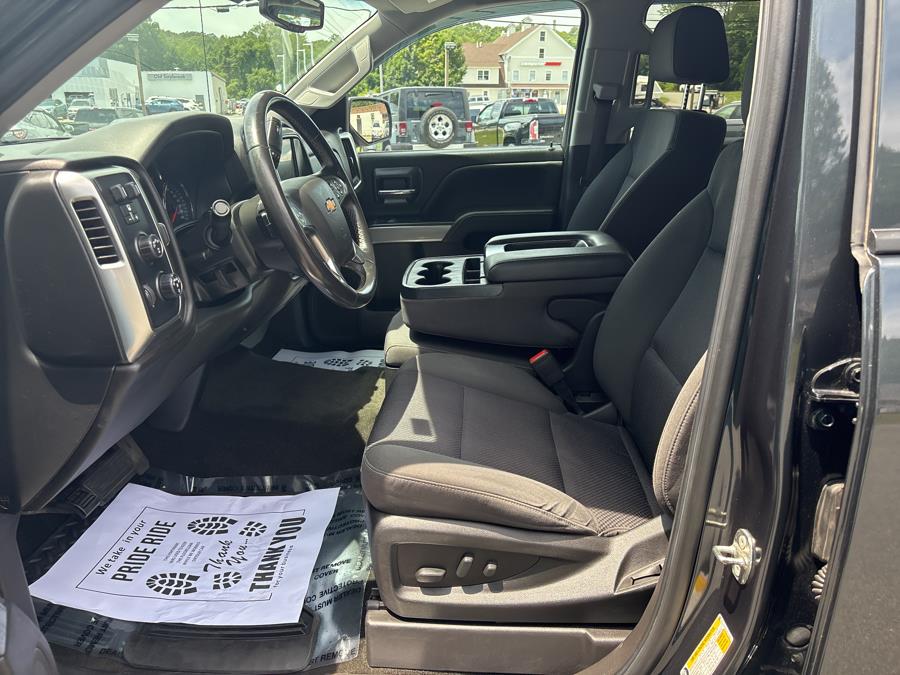 2018 Chevrolet Silverado 1500 4WD Crew Cab 143.5" LT w/2LT, available for sale in Old Saybrook, Connecticut | Saybrook Auto Barn. Old Saybrook, Connecticut 2018 Chevrolet Silverado 1500 4WD Crew Cab 143.5" LT w/2LT, available for sale in Old Saybrook, Connecticut | Saybrook Auto Barn. Old Saybrook, Connecticut
