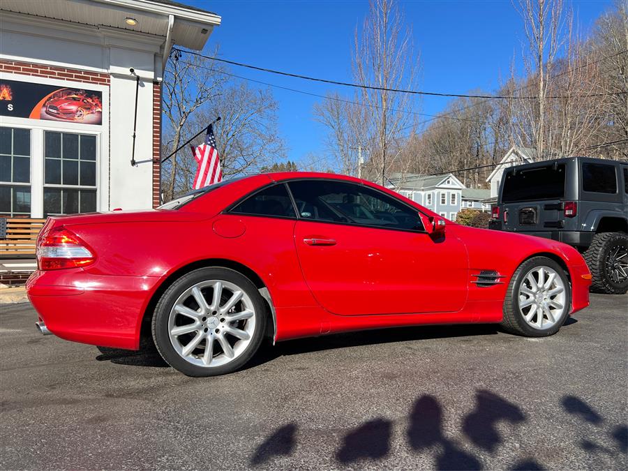 2007 Mercedes-Benz SL-Class 2dr Roadster 5.5L V8, available for sale in Canton, Connecticut | Lava Motors. Canton, Connecticut 2007 Mercedes-Benz SL-Class 2dr Roadster 5.5L V8, available for sale in Canton, Connecticut | Lava Motors. Canton, Connecticut
