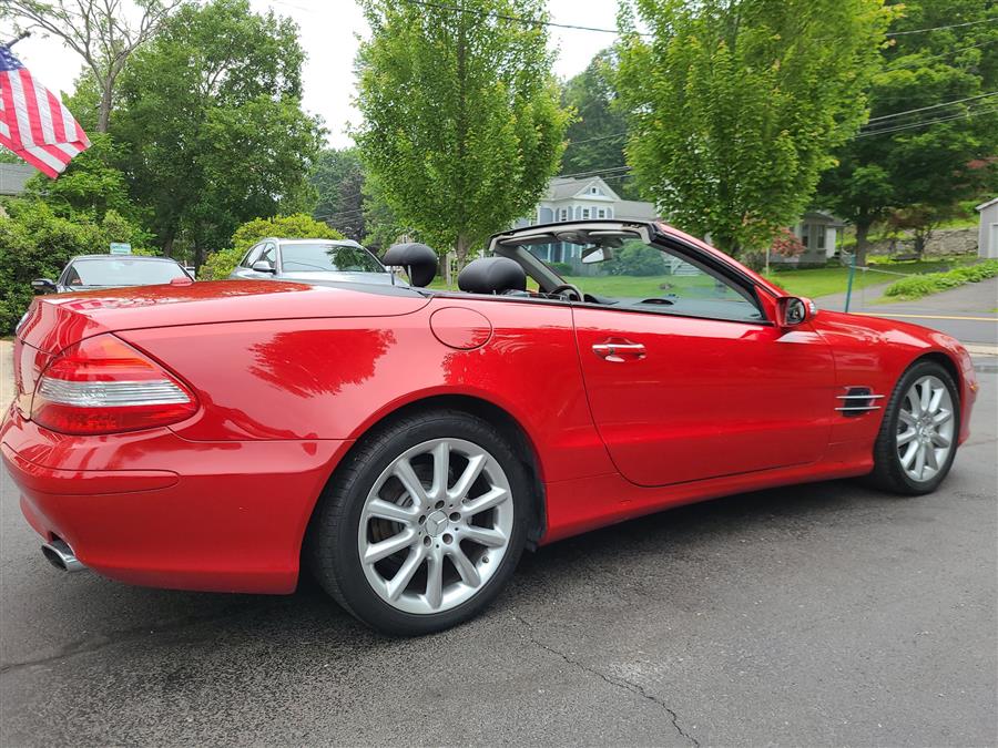 2007 Mercedes-Benz SL-Class 2dr Roadster 5.5L V8, available for sale in Canton, Connecticut | Lava Motors. Canton, Connecticut 2007 Mercedes-Benz SL-Class 2dr Roadster 5.5L V8, available for sale in Canton, Connecticut | Lava Motors. Canton, Connecticut