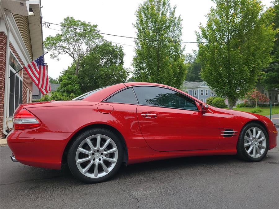 2007 Mercedes-Benz SL-Class 2dr Roadster 5.5L V8, available for sale in Canton, Connecticut | Lava Motors. Canton, Connecticut 2007 Mercedes-Benz SL-Class 2dr Roadster 5.5L V8, available for sale in Canton, Connecticut | Lava Motors. Canton, Connecticut