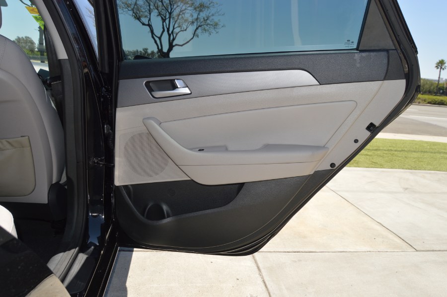 2015 Hyundai Sonata 4dr Sdn 2.4L SE PZEV, available for sale in Moreno Valley, California | Fusion Motors Inc. Moreno Valley, California 2015 Hyundai Sonata 4dr Sdn 2.4L SE PZEV, available for sale in Moreno Valley, California | Fusion Motors Inc. Moreno Valley, California