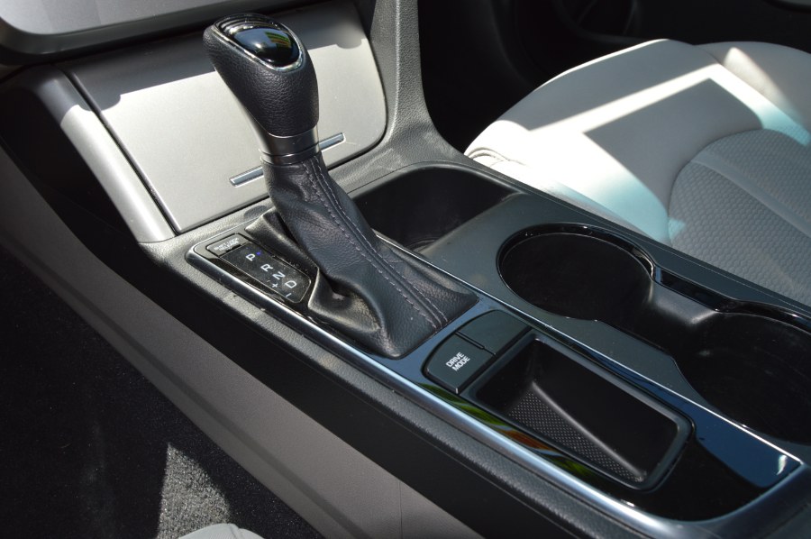 2015 Hyundai Sonata 4dr Sdn 2.4L SE PZEV, available for sale in Moreno Valley, California | Fusion Motors Inc. Moreno Valley, California 2015 Hyundai Sonata 4dr Sdn 2.4L SE PZEV, available for sale in Moreno Valley, California | Fusion Motors Inc. Moreno Valley, California
