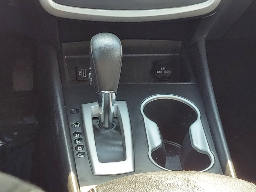 2017 Nissan Altima 2.5 SL Sedan, available for sale in East Windsor, Connecticut | United Auto Sales of E Windsor, Inc. East Windsor, Connecticut 2017 Nissan Altima 2.5 SL Sedan, available for sale in East Windsor, Connecticut | United Auto Sales of E Windsor, Inc. East Windsor, Connecticut