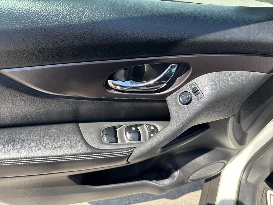 2016 Nissan Rogue AWD 4dr SV, available for sale in Worcester, Massachusetts | Worcester Auto Outlet LLC. Worcester, Massachusetts 2016 Nissan Rogue AWD 4dr SV, available for sale in Worcester, Massachusetts | Worcester Auto Outlet LLC. Worcester, Massachusetts
