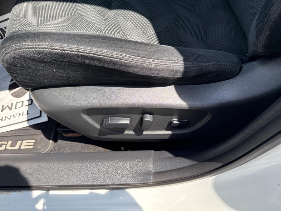 2016 Nissan Rogue AWD 4dr SV, available for sale in Worcester, Massachusetts | Worcester Auto Outlet LLC. Worcester, Massachusetts 2016 Nissan Rogue AWD 4dr SV, available for sale in Worcester, Massachusetts | Worcester Auto Outlet LLC. Worcester, Massachusetts