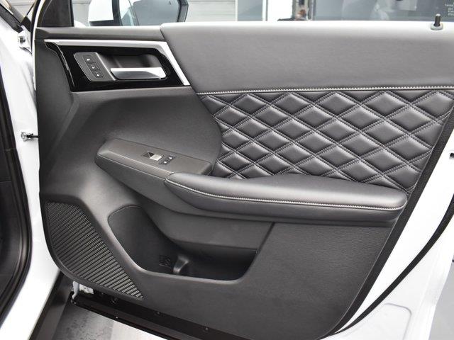 2025 Mitsubishi Outlander Plug-in Hybrid SEL, available for sale in Woodside, New York | Drive Central. Woodside, New York 2025 Mitsubishi Outlander Plug-in Hybrid SEL, available for sale in Woodside, New York | Drive Central. Woodside, New York