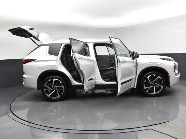 2025 Mitsubishi Outlander Plug-in Hybrid SEL, available for sale in Woodside, New York | Drive Central. Woodside, New York 2025 Mitsubishi Outlander Plug-in Hybrid SEL, available for sale in Woodside, New York | Drive Central. Woodside, New York
