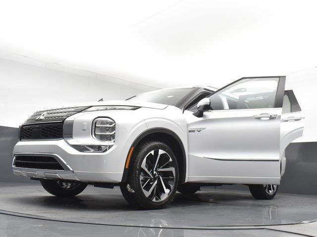 2025 Mitsubishi Outlander Plug-in Hybrid SEL, available for sale in Woodside, New York | Drive Central. Woodside, New York 2025 Mitsubishi Outlander Plug-in Hybrid SEL, available for sale in Woodside, New York | Drive Central. Woodside, New York