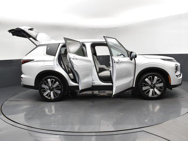 2025 Mitsubishi Outlander SE, available for sale in Woodside, New York | Drive Central. Woodside, New York 2025 Mitsubishi Outlander SE, available for sale in Woodside, New York | Drive Central. Woodside, New York