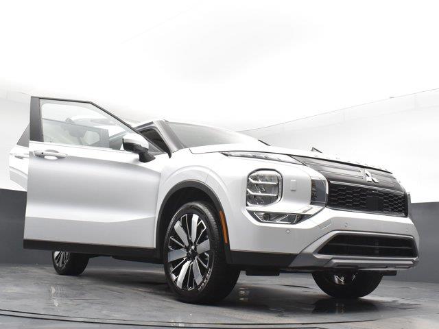 2025 Mitsubishi Outlander SE, available for sale in Woodside, New York | Drive Central. Woodside, New York 2025 Mitsubishi Outlander SE, available for sale in Woodside, New York | Drive Central. Woodside, New York