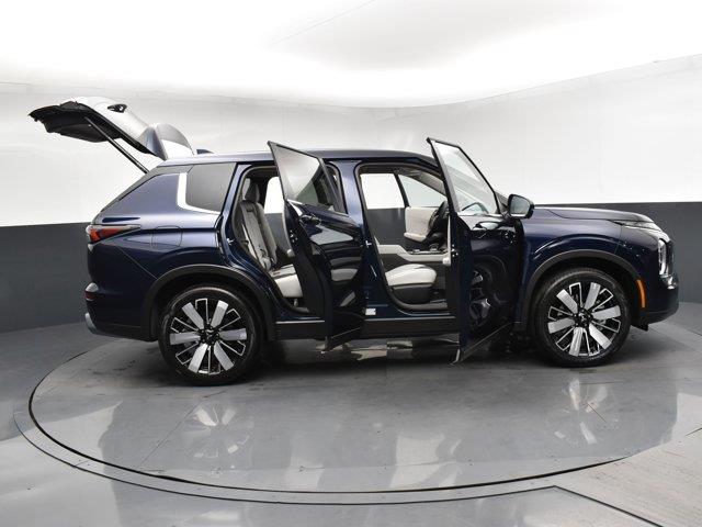 2025 Mitsubishi Outlander SE, available for sale in Woodside, New York | Drive Central. Woodside, New York 2025 Mitsubishi Outlander SE, available for sale in Woodside, New York | Drive Central. Woodside, New York