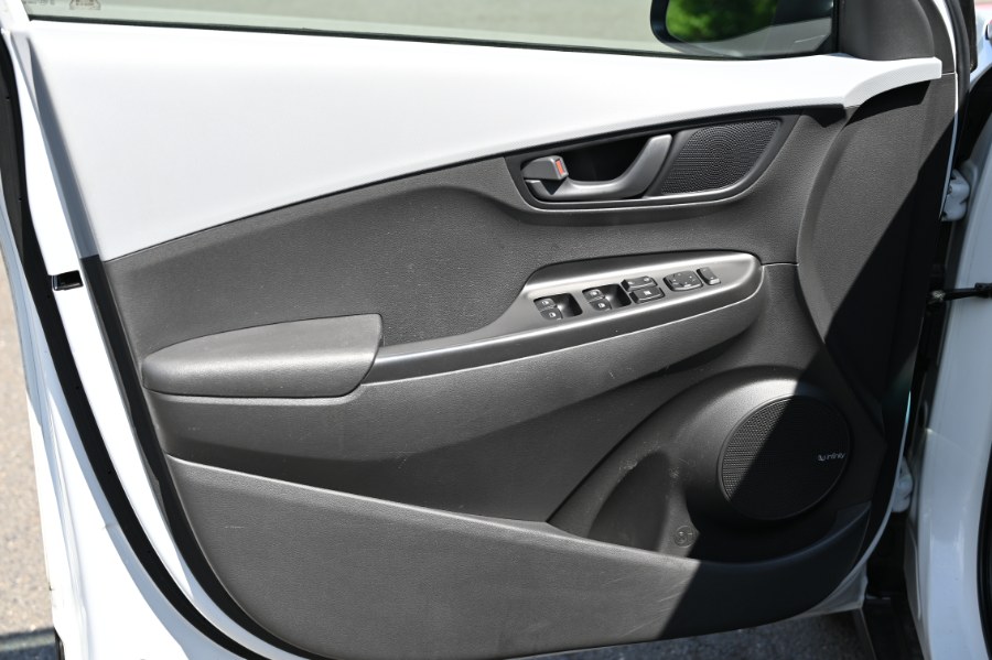 2021 Hyundai Kona SEL Plus Auto, available for sale in Waterbury, Connecticut | Highline Car Connection. Waterbury, Connecticut 2021 Hyundai Kona SEL Plus Auto, available for sale in Waterbury, Connecticut | Highline Car Connection. Waterbury, Connecticut