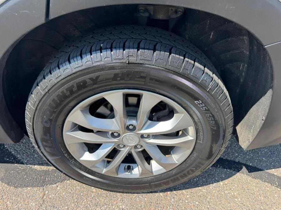 2020 Hyundai Santa Fe SE 2.4L Auto AWD, available for sale in Waterbury, Connecticut | Platinum Auto Care. Waterbury, Connecticut 2020 Hyundai Santa Fe SE 2.4L Auto AWD, available for sale in Waterbury, Connecticut | Platinum Auto Care. Waterbury, Connecticut