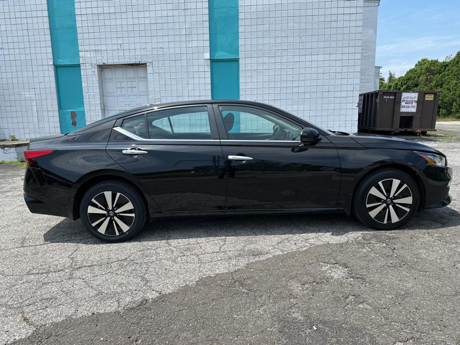 Used 2021 Nissan Altima in Milford, Connecticut | Dealertown Auto Wholesalers. Milford, Connecticut