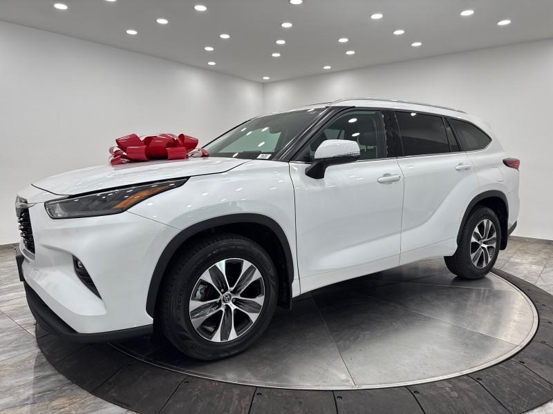 2022 Toyota Highlander XLE AWD, available for sale in Maple Shade, New Jersey | Car Revolution. Maple Shade, New Jersey 2022 Toyota Highlander XLE AWD, available for sale in Maple Shade, New Jersey | Car Revolution. Maple Shade, New Jersey