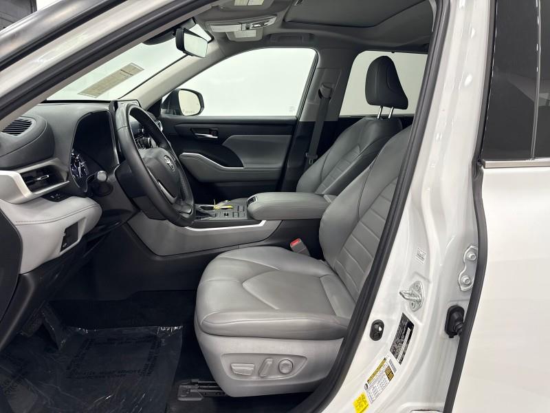 2022 Toyota Highlander XLE AWD, available for sale in Maple Shade, New Jersey | Car Revolution. Maple Shade, New Jersey 2022 Toyota Highlander XLE AWD, available for sale in Maple Shade, New Jersey | Car Revolution. Maple Shade, New Jersey