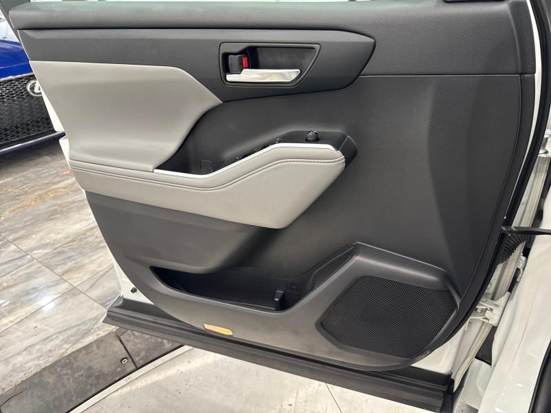 2022 Toyota Highlander XLE AWD, available for sale in Maple Shade, New Jersey | Car Revolution. Maple Shade, New Jersey 2022 Toyota Highlander XLE AWD, available for sale in Maple Shade, New Jersey | Car Revolution. Maple Shade, New Jersey