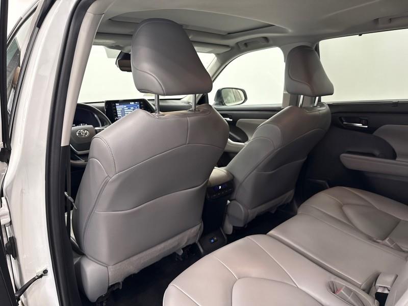 2022 Toyota Highlander XLE AWD, available for sale in Maple Shade, New Jersey | Car Revolution. Maple Shade, New Jersey 2022 Toyota Highlander XLE AWD, available for sale in Maple Shade, New Jersey | Car Revolution. Maple Shade, New Jersey