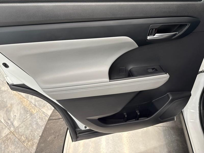 2022 Toyota Highlander XLE AWD, available for sale in Maple Shade, New Jersey | Car Revolution. Maple Shade, New Jersey 2022 Toyota Highlander XLE AWD, available for sale in Maple Shade, New Jersey | Car Revolution. Maple Shade, New Jersey
