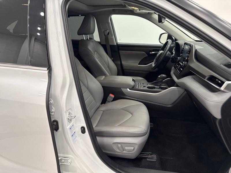 2022 Toyota Highlander XLE AWD, available for sale in Maple Shade, New Jersey | Car Revolution. Maple Shade, New Jersey 2022 Toyota Highlander XLE AWD, available for sale in Maple Shade, New Jersey | Car Revolution. Maple Shade, New Jersey