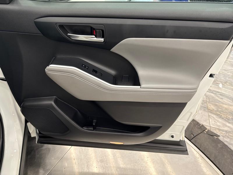 2022 Toyota Highlander XLE AWD, available for sale in Maple Shade, New Jersey | Car Revolution. Maple Shade, New Jersey 2022 Toyota Highlander XLE AWD, available for sale in Maple Shade, New Jersey | Car Revolution. Maple Shade, New Jersey
