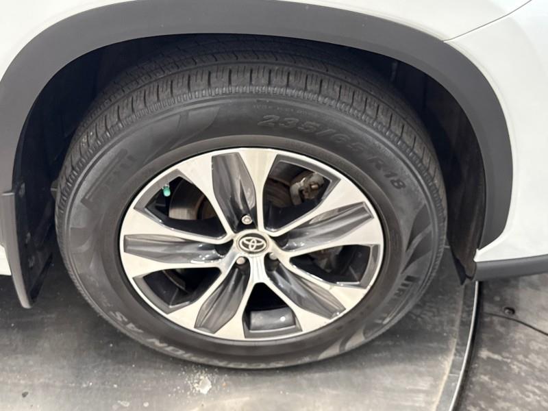 2022 Toyota Highlander XLE AWD, available for sale in Maple Shade, New Jersey | Car Revolution. Maple Shade, New Jersey 2022 Toyota Highlander XLE AWD, available for sale in Maple Shade, New Jersey | Car Revolution. Maple Shade, New Jersey