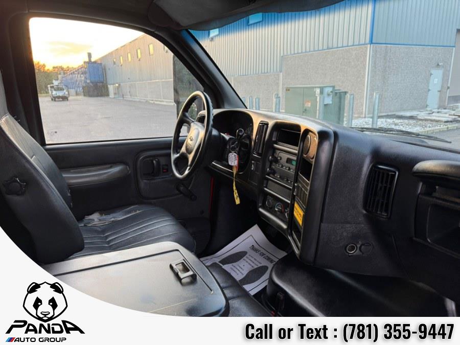 2004 Chevrolet CC7500 Regular Cab, available for sale in Abington, Massachusetts | Panda Auto Group. Abington, Massachusetts 2004 Chevrolet CC7500 Regular Cab, available for sale in Abington, Massachusetts | Panda Auto Group. Abington, Massachusetts