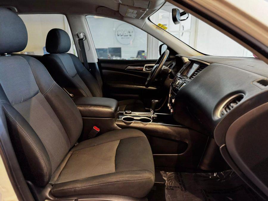 2018 Nissan Pathfinder SV Sport Utility 4D, available for sale in Santa Ana, California | K&T Motor LLC. Santa Ana, California 2018 Nissan Pathfinder SV Sport Utility 4D, available for sale in Santa Ana, California | K&T Motor LLC. Santa Ana, California