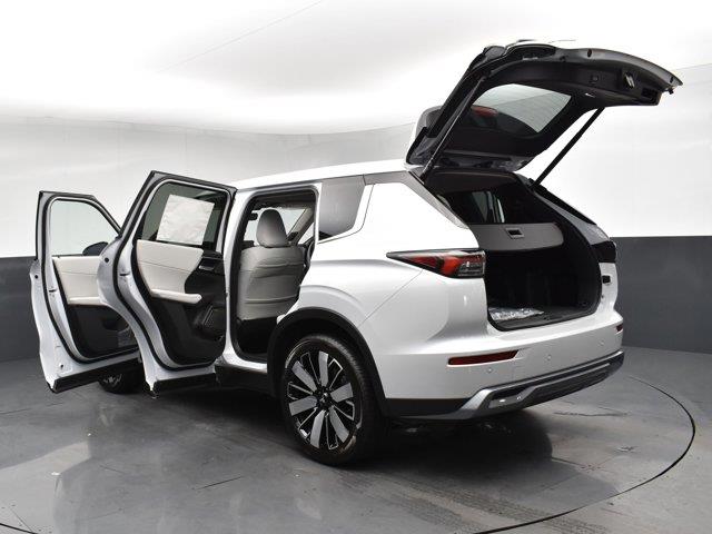 2025 Mitsubishi Outlander SE, available for sale in Woodside, New York | Drive Central. Woodside, New York 2025 Mitsubishi Outlander SE, available for sale in Woodside, New York | Drive Central. Woodside, New York