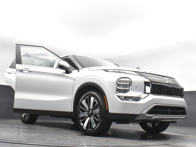 2025 Mitsubishi Outlander SE, available for sale in Woodside, New York | Drive Central. Woodside, New York 2025 Mitsubishi Outlander SE, available for sale in Woodside, New York | Drive Central. Woodside, New York