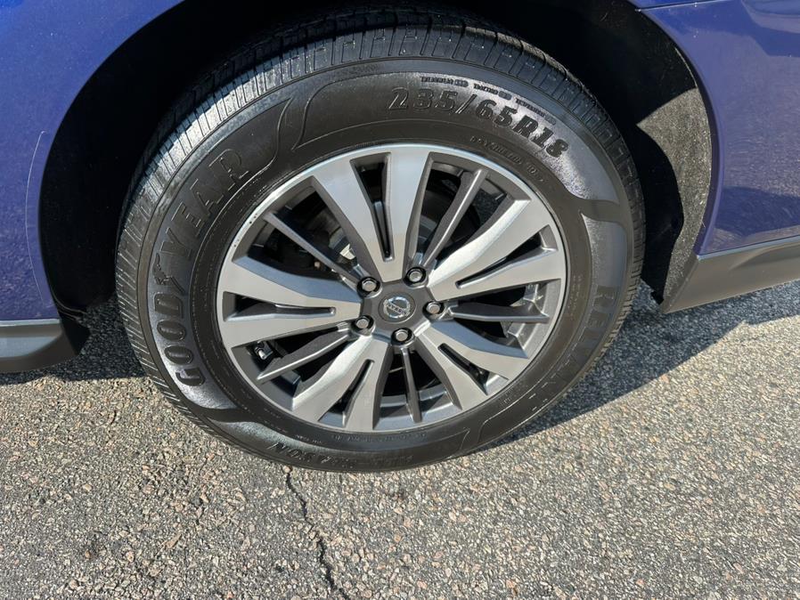 2017 Nissan Pathfinder 4x4 S, available for sale in South Windsor, Connecticut | Mike And Tony Auto Sales, Inc. South Windsor, Connecticut 2017 Nissan Pathfinder 4x4 S, available for sale in South Windsor, Connecticut | Mike And Tony Auto Sales, Inc. South Windsor, Connecticut