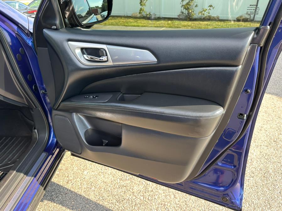 2017 Nissan Pathfinder 4x4 S, available for sale in South Windsor, Connecticut | Mike And Tony Auto Sales, Inc. South Windsor, Connecticut 2017 Nissan Pathfinder 4x4 S, available for sale in South Windsor, Connecticut | Mike And Tony Auto Sales, Inc. South Windsor, Connecticut