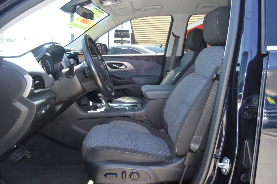 2020 Chevrolet Traverse AWD 4dr LT Cloth w/1LT, available for sale in Moreno Valley, California | Fusion Motors Inc. Moreno Valley, California 2020 Chevrolet Traverse AWD 4dr LT Cloth w/1LT, available for sale in Moreno Valley, California | Fusion Motors Inc. Moreno Valley, California
