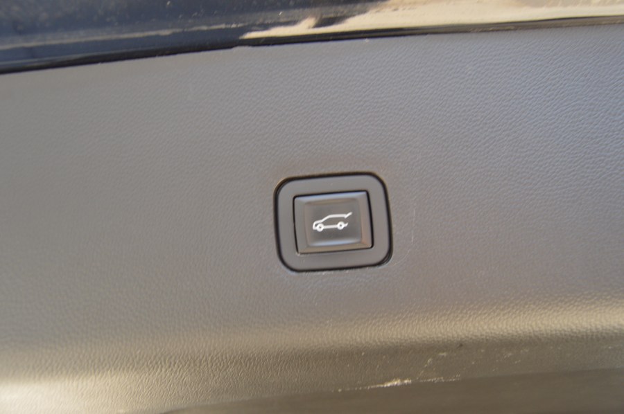 2020 Chevrolet Traverse AWD 4dr LT Cloth w/1LT, available for sale in Moreno Valley, California | Fusion Motors Inc. Moreno Valley, California 2020 Chevrolet Traverse AWD 4dr LT Cloth w/1LT, available for sale in Moreno Valley, California | Fusion Motors Inc. Moreno Valley, California
