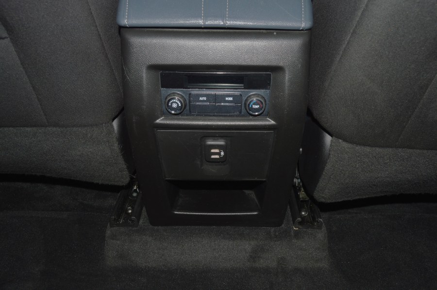 2020 Chevrolet Traverse AWD 4dr LT Cloth w/1LT, available for sale in Moreno Valley, California | Fusion Motors Inc. Moreno Valley, California 2020 Chevrolet Traverse AWD 4dr LT Cloth w/1LT, available for sale in Moreno Valley, California | Fusion Motors Inc. Moreno Valley, California