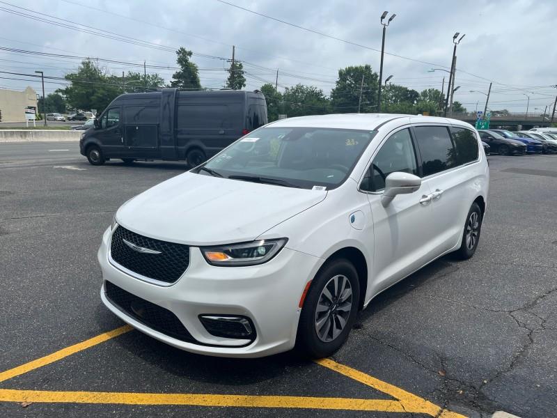 2022 Chrysler Pacifica Hybrid Touring L FWD, available for sale in Maple Shade, New Jersey | Car Revolution. Maple Shade, New Jersey 2022 Chrysler Pacifica Hybrid Touring L FWD, available for sale in Maple Shade, New Jersey | Car Revolution. Maple Shade, New Jersey
