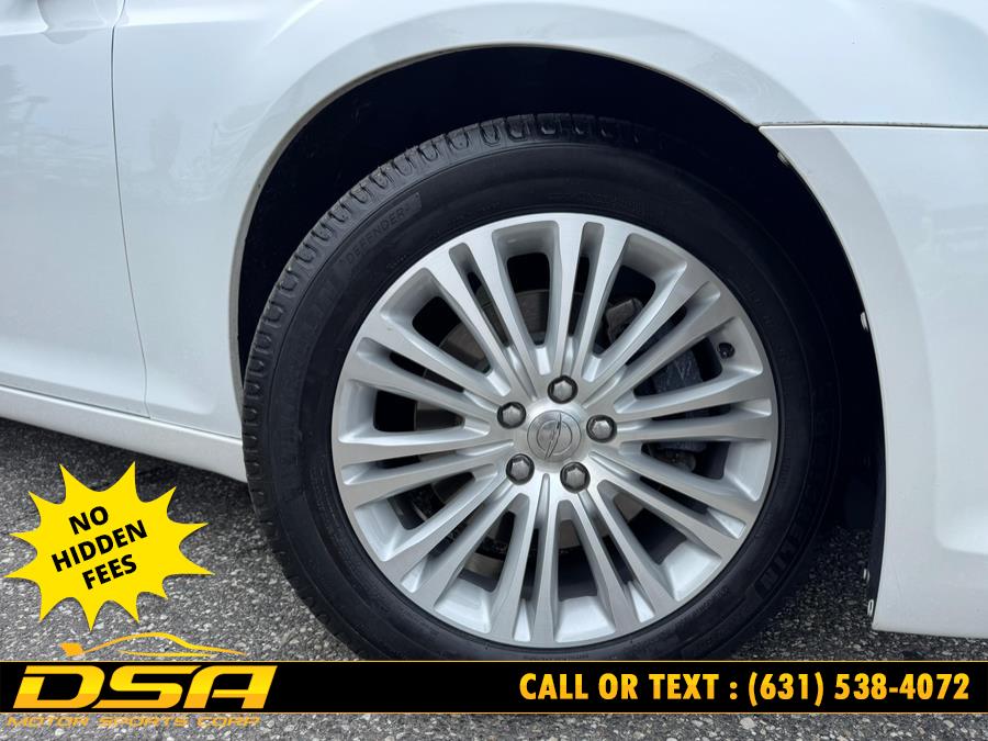 2013 Chrysler 300 4dr Sdn AWD, available for sale in Commack, New York | DSA Motor Sports Corp. Commack, New York 2013 Chrysler 300 4dr Sdn AWD, available for sale in Commack, New York | DSA Motor Sports Corp. Commack, New York