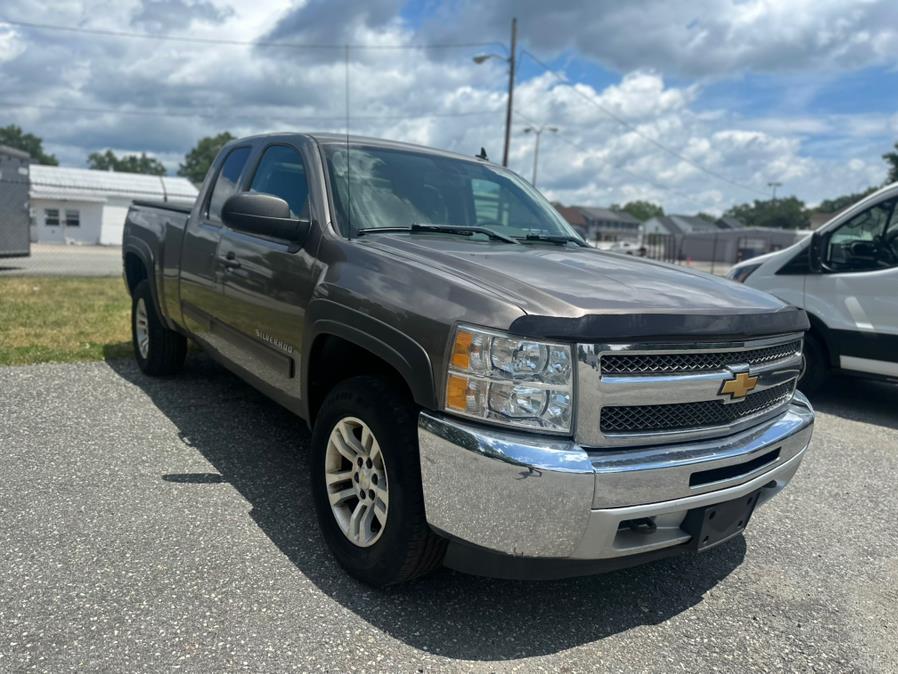 Used 2013 Chevrolet Silverado 1500 in Springfield, Massachusetts | Auto Globe LLC. Springfield, Massachusetts