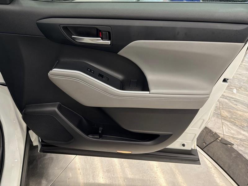 2022 Toyota Highlander XLE AWD, available for sale in Maple Shade, New Jersey | Car Revolution. Maple Shade, New Jersey 2022 Toyota Highlander XLE AWD, available for sale in Maple Shade, New Jersey | Car Revolution. Maple Shade, New Jersey