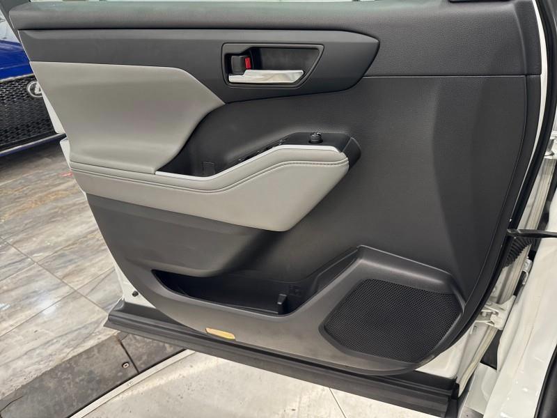 2022 Toyota Highlander XLE AWD, available for sale in Maple Shade, New Jersey | Car Revolution. Maple Shade, New Jersey 2022 Toyota Highlander XLE AWD, available for sale in Maple Shade, New Jersey | Car Revolution. Maple Shade, New Jersey