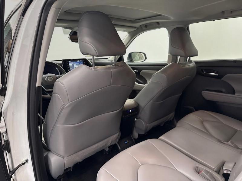 2022 Toyota Highlander XLE AWD, available for sale in Maple Shade, New Jersey | Car Revolution. Maple Shade, New Jersey 2022 Toyota Highlander XLE AWD, available for sale in Maple Shade, New Jersey | Car Revolution. Maple Shade, New Jersey