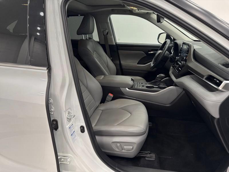 2022 Toyota Highlander XLE AWD, available for sale in Maple Shade, New Jersey | Car Revolution. Maple Shade, New Jersey 2022 Toyota Highlander XLE AWD, available for sale in Maple Shade, New Jersey | Car Revolution. Maple Shade, New Jersey