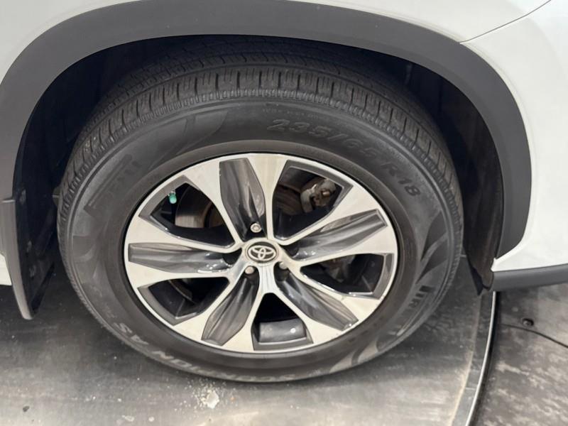 2022 Toyota Highlander XLE AWD, available for sale in Maple Shade, New Jersey | Car Revolution. Maple Shade, New Jersey 2022 Toyota Highlander XLE AWD, available for sale in Maple Shade, New Jersey | Car Revolution. Maple Shade, New Jersey