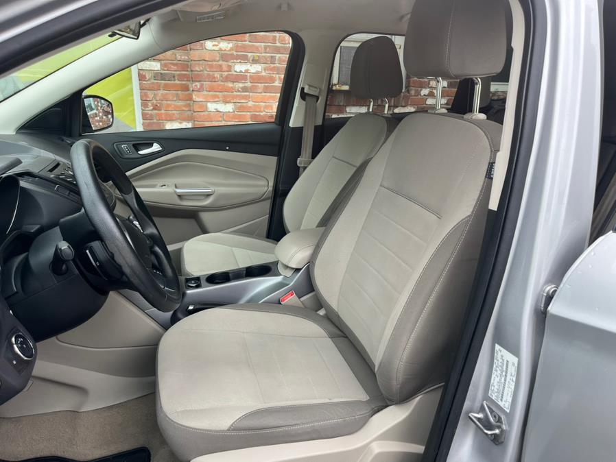 2014 Ford Escape FWD 4dr SE, available for sale in Naugatuck, Connecticut | Riverside Motorcars, LLC. Naugatuck, Connecticut 2014 Ford Escape FWD 4dr SE, available for sale in Naugatuck, Connecticut | Riverside Motorcars, LLC. Naugatuck, Connecticut