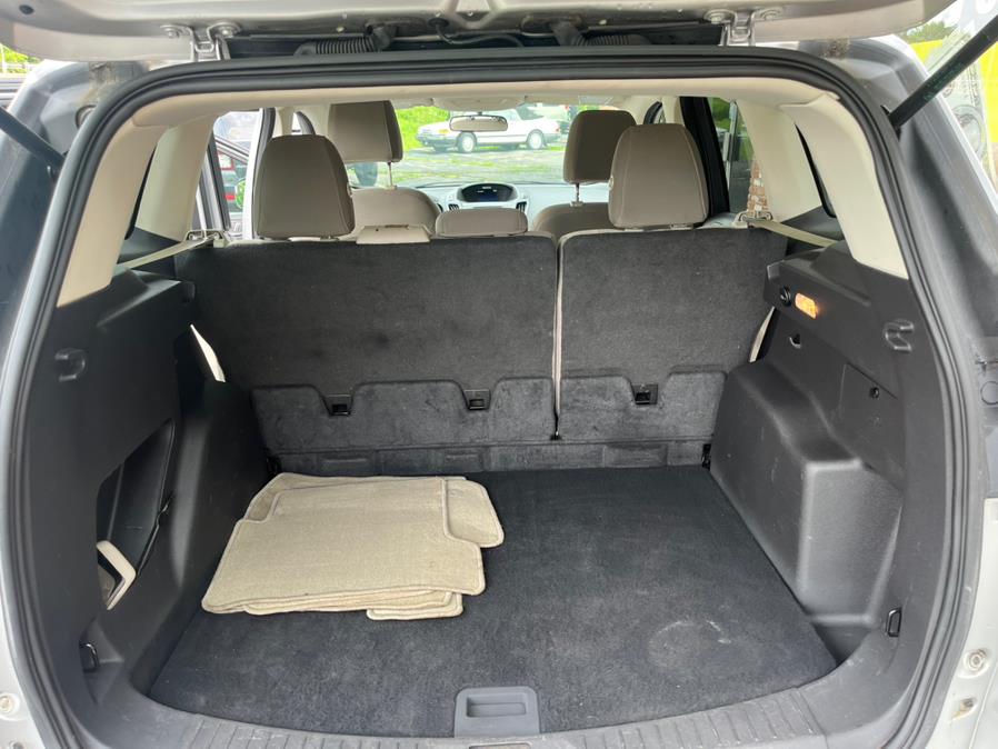 2014 Ford Escape FWD 4dr SE, available for sale in Naugatuck, Connecticut | Riverside Motorcars, LLC. Naugatuck, Connecticut 2014 Ford Escape FWD 4dr SE, available for sale in Naugatuck, Connecticut | Riverside Motorcars, LLC. Naugatuck, Connecticut