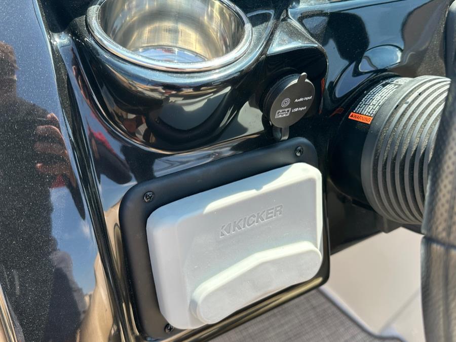 2020 Crownline 205 SS, available for sale in Darien, Wisconsin | Geneva Motor Cars. Darien, Wisconsin